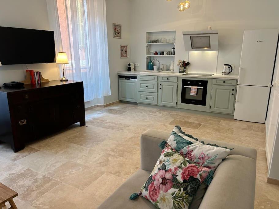 Rossetti Rosa Vieux 2 Bed Nizza